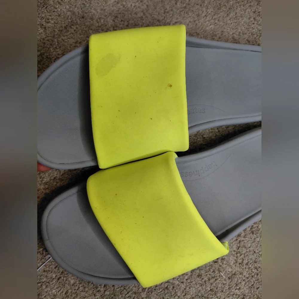 Lululemon Men Size 8 Neon Yellow and Gray Slide Sandals